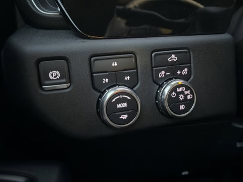 New 2025 GMC Sierra 2500 SLE w/ SLE Convenience Package image 15