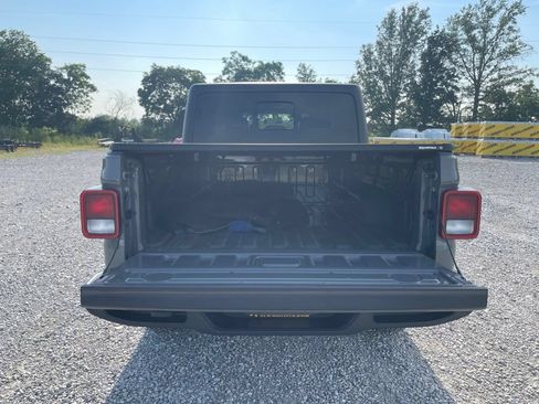 Used 2021 Jeep Gladiator Sport AWD/4WD image 3