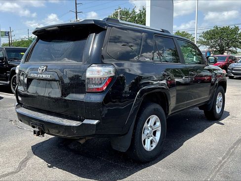 Used 2022 Toyota 4Runner SR5 AWD/4WD image 6