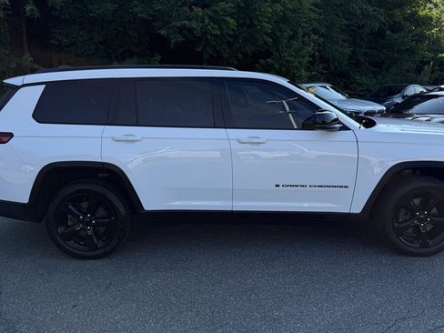 Used 2023 Jeep Grand Cherokee L Limited w/ Black Appearance Package AWD/4WD image 20
