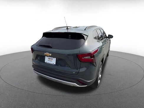 Used 2025 Chevrolet Trax LT FWD image 15