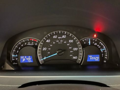 Used 2014 Toyota Camry LE FWD image 5
