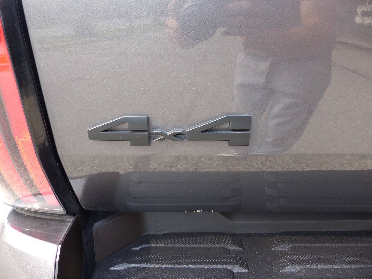 Used 2024 Toyota Tundra Limited w/ TRD Off-Road Package AWD/4WD image 9