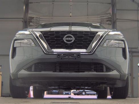 Used 2023 Nissan Rogue SL AWD/4WD image 3