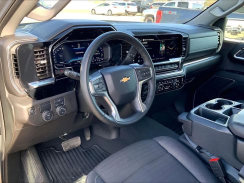 Used 2025 Chevrolet Silverado 1500 LT image 17