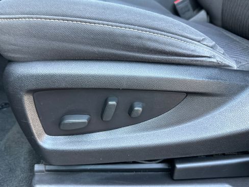 Used 2018 GMC Yukon XL SLE w/ SLE Value Package AWD/4WD image 13