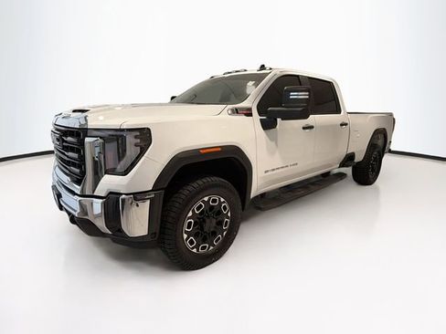 Used 2024 GMC Sierra 3500 Pro AWD/4WD image 3