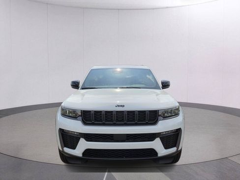 New 2026 Jeep Grand Cherokee L Limited w/ Limited Altitude Package RWD image 2