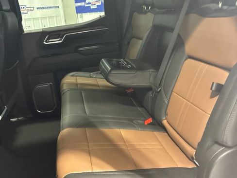 Used 2025 Chevrolet Silverado 1500 High Country w/ Technology Package AWD/4WD image 42