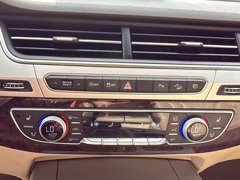 Used 2019 Audi Q7 2.0T Premium Plus w/ Premium Plus Package AWD/4WD image 9