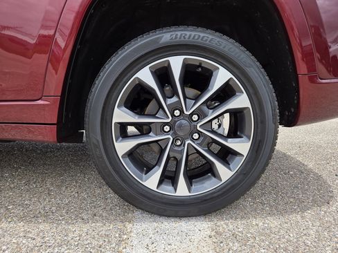 Used 2023 Jeep Grand Cherokee Overland RWD image 11