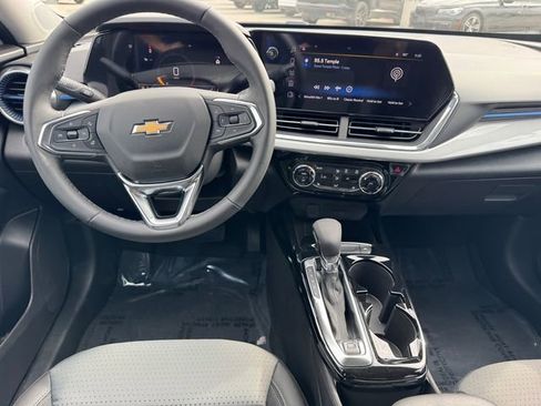 New 2026 Chevrolet Trax LT w/ LT Convenience Package image 12