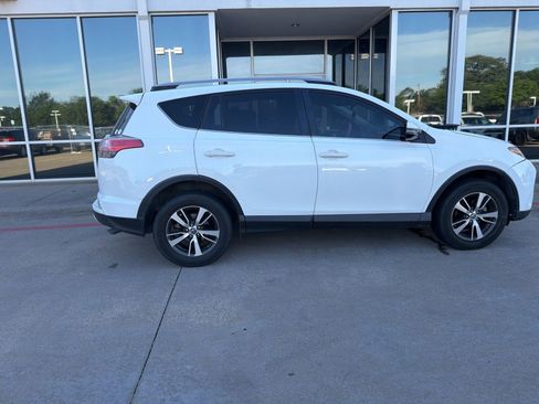 Used 2018 Toyota RAV4 XLE w/ Plus Extra Value Package FWD image 6