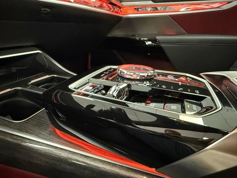 Used 2023 BMW 740i image 24