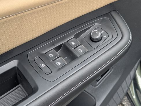 New 2026 Volkswagen Atlas Cross Sport SE image 13