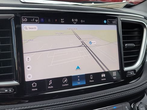 New 2026 Chrysler Pacifica Limited w/ S Appearance Package image 9