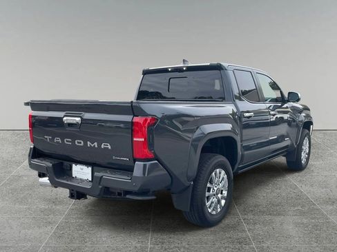 Used 2025 Toyota Tacoma Limited AWD/4WD image 5