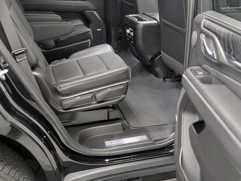 Used 2024 GMC Yukon Denali AWD/4WD image 30