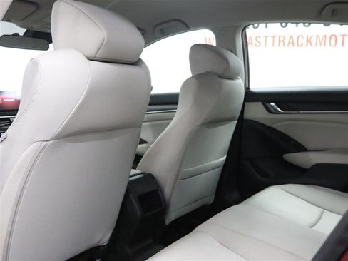 Used 2018 Honda Accord LX image 16
