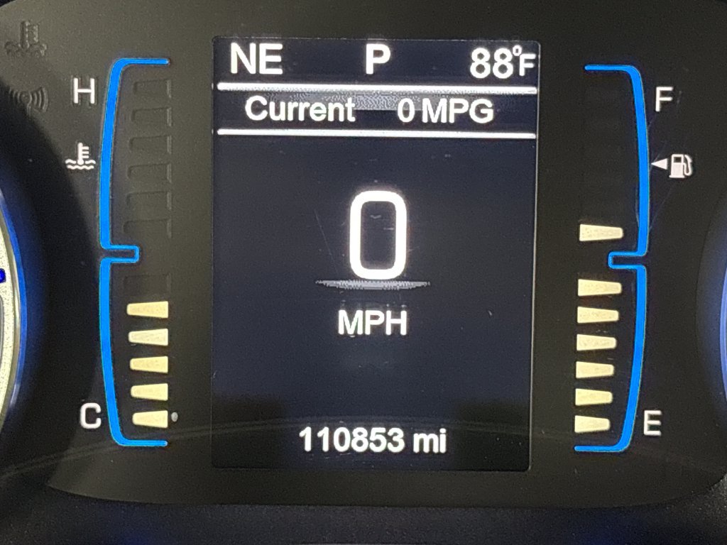 Used 2017 Chrysler Pacifica Touring-L w/ Tire & Wheel Group FWD image 22