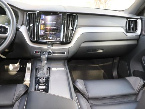 Used 2021 Volvo XC60 T5 R-Design w/ Advanced Package AWD/4WD image 39