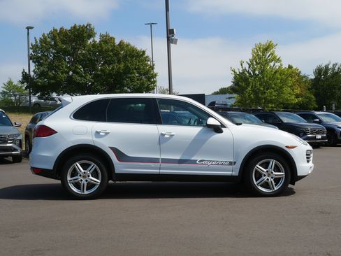 Used 2014 Porsche Cayenne Platinum Edition AWD/4WD image 5
