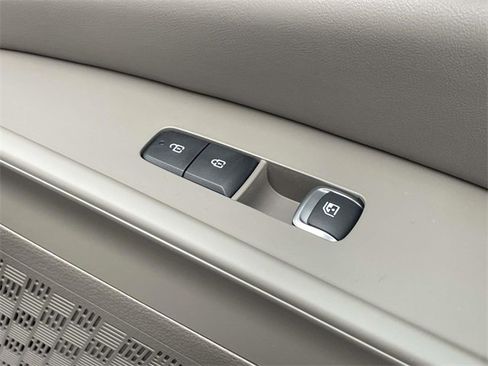 New 2026 Kia Carnival EX image 13