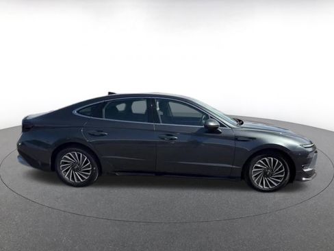 Used 2025 Hyundai Sonata SEL FWD image 16