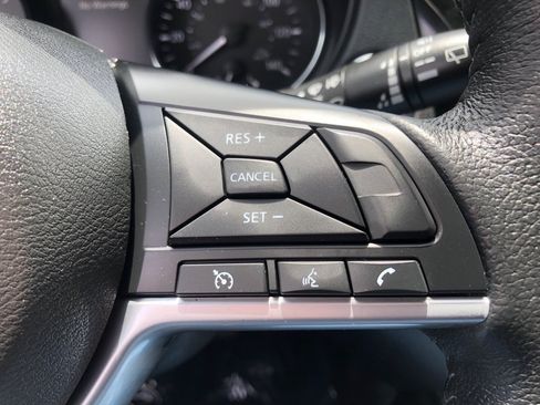 Used 2019 Nissan Rogue SV AWD/4WD image 36