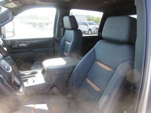 New 2026 GMC Sierra 2500 AT4 w/ AT4 Premium Plus Package AWD/4WD image 12