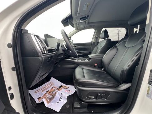 Used 2025 Kia Sorento EX w/ EX Panoramic Sunroof Package image 14