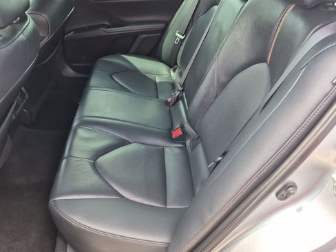 Used 2020 Toyota Camry XLE FWD image 19