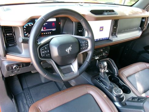 Used 2024 Ford Bronco Outer Banks AWD/4WD image 14