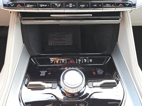 New 2026 Jeep Grand Wagoneer Limited w/ Convenience Group I AWD/4WD image 19