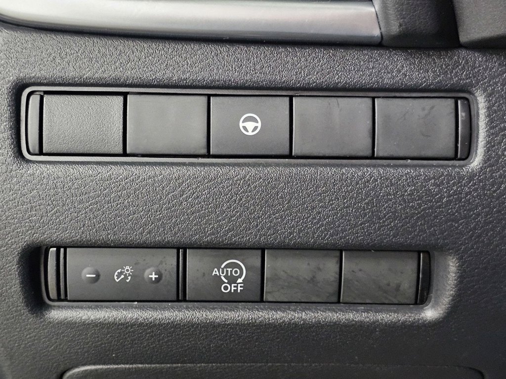Used 2023 Nissan Rogue SV AWD/4WD image 31
