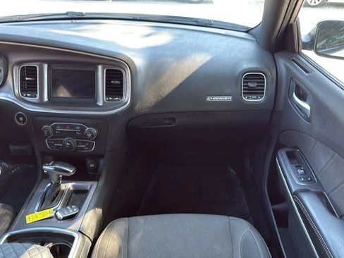 Used 2019 Dodge Charger SXT RWD image 26
