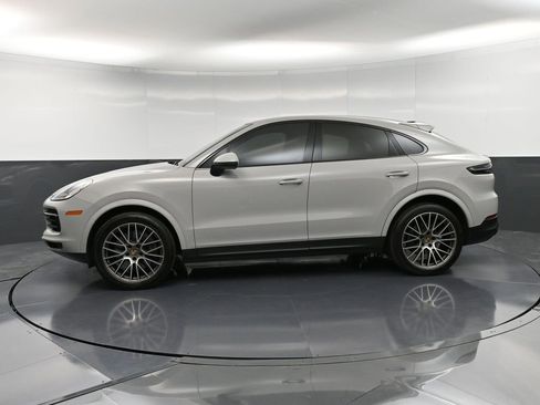 Certified 2023 Porsche Cayenne Platinum Edition image 2