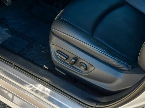 Used 2020 Toyota Prius Prime Limited image 20