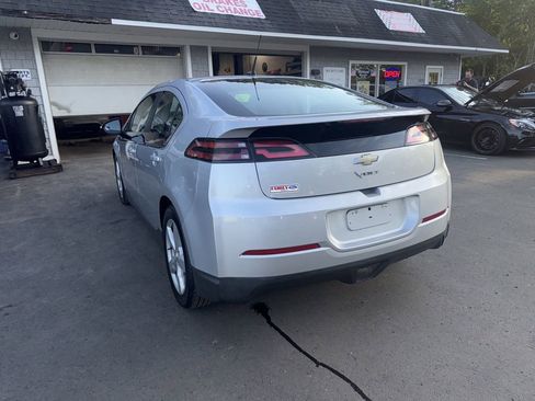Used 2014 Chevrolet Volt FWD image 16
