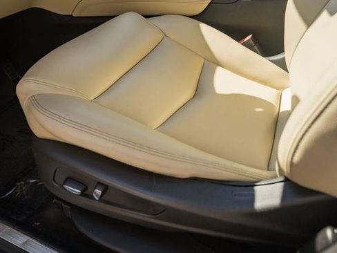 Used 2017 Cadillac XT5 FWD image 29