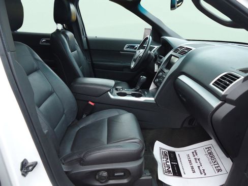 Used 2015 Ford Explorer XLT w/ Equipment Group 202A image 6