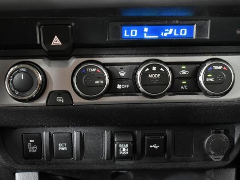 Used 2022 Toyota Tacoma SR5 w/ Technology Package image 36