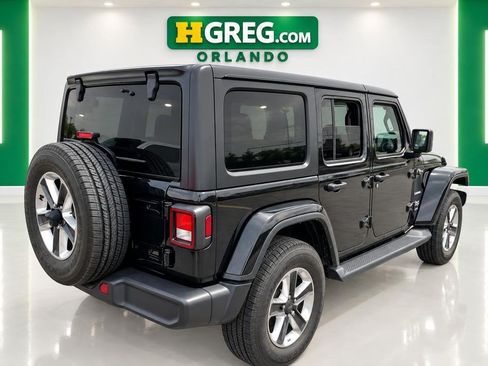 Used 2021 Jeep Wrangler Unlimited Sahara AWD/4WD image 6