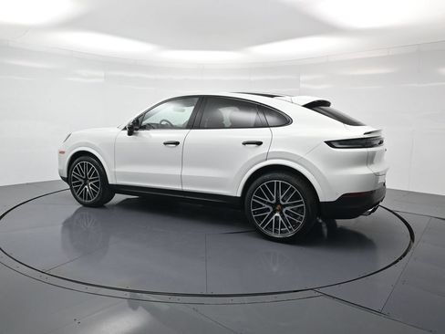 Certified 2026 Porsche Cayenne Coupe AWD/4WD image 3