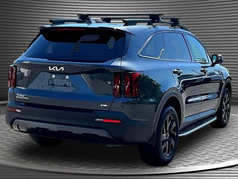 Used 2023 Kia Sorento S w/ Panoramic Sunroof Package AWD/4WD image 6