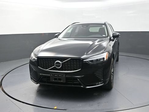 Used 2025 Volvo XC60 B5 Plus AWD/4WD image 2