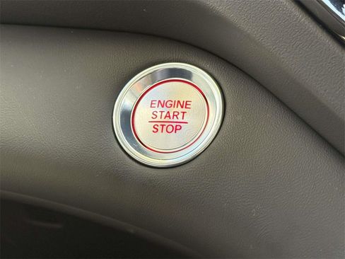 Certified 2025 Acura RDX SH-AWD w/ Advance Package image 11