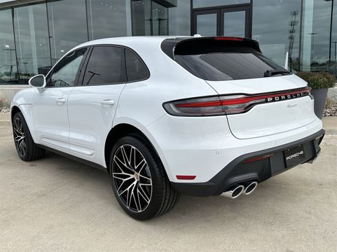 New 2026 Porsche Macan image 3