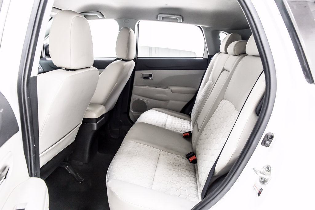 Used 2020 Mitsubishi Outlander Sport ES FWD image 28