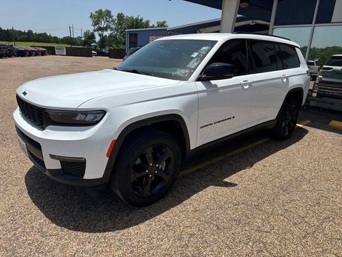 Used 2024 Jeep Grand Cherokee L Limited w/ Black Appearance Package RWD image 8